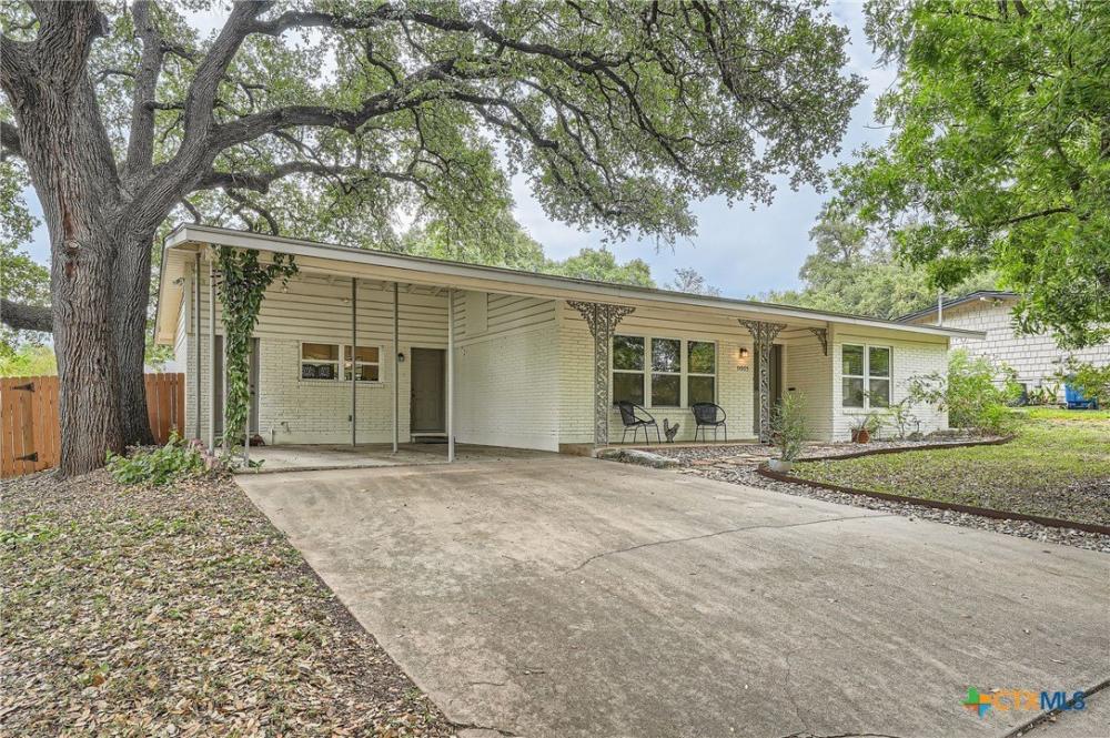Currently Displayed Property Photo