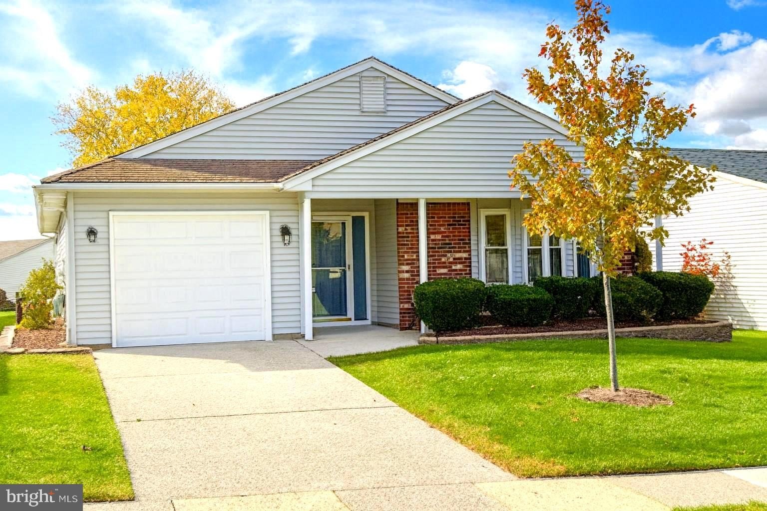 Currently Displayed Property Photo