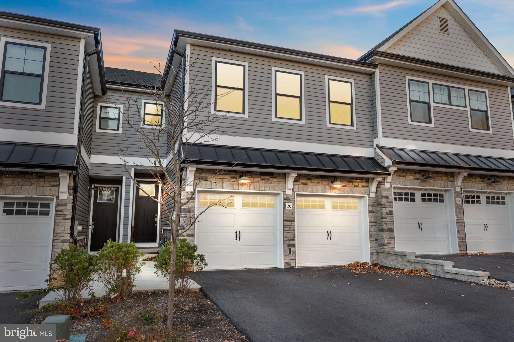 Currently Displayed Property Photo