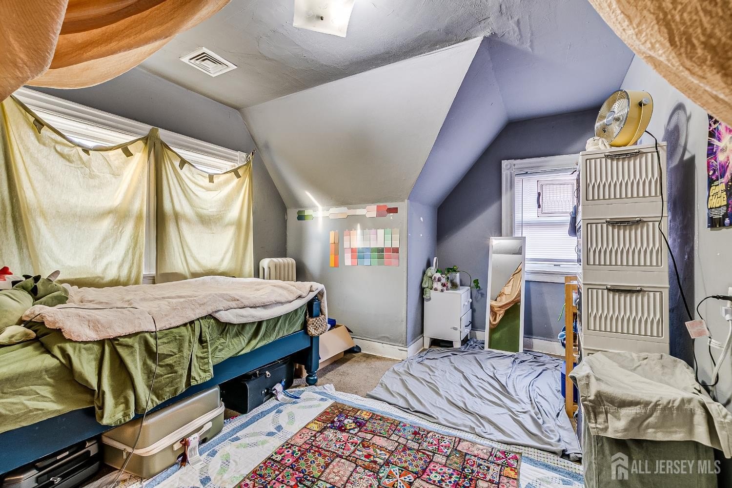 Currently Displayed Property Photo