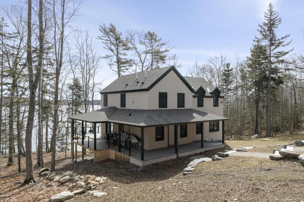 Currently Displayed Property Photo