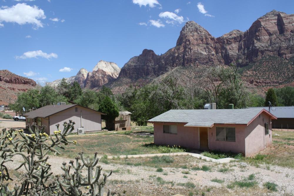 Currently Displayed Property Photo