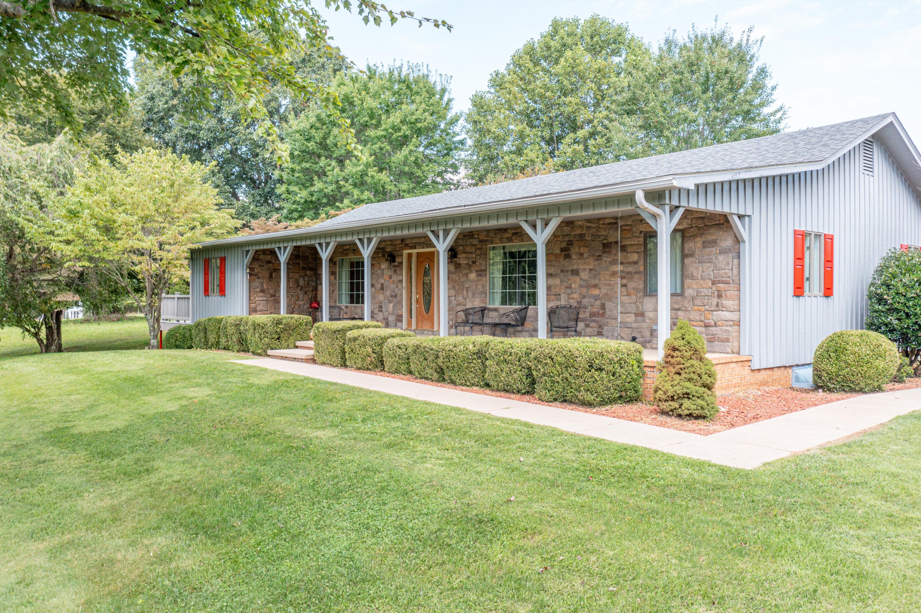 Currently Displayed Property Photo