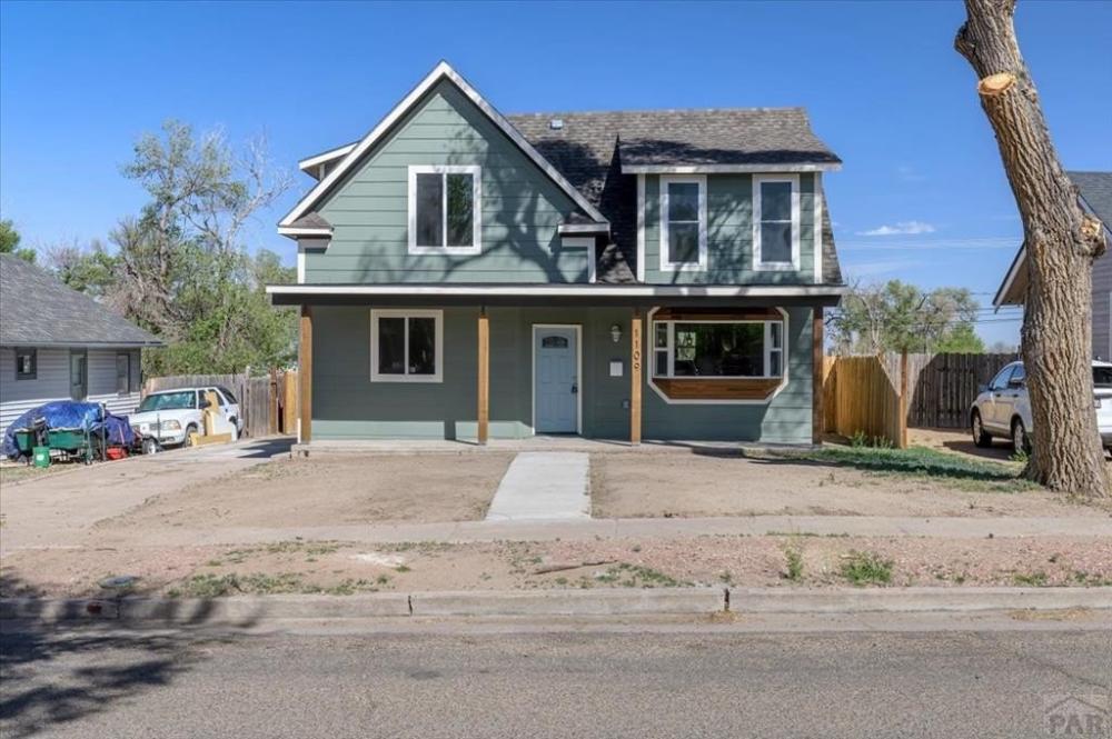 Currently Displayed Property Photo