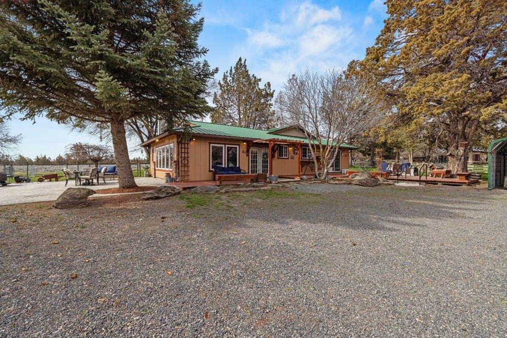Currently Displayed Property Photo