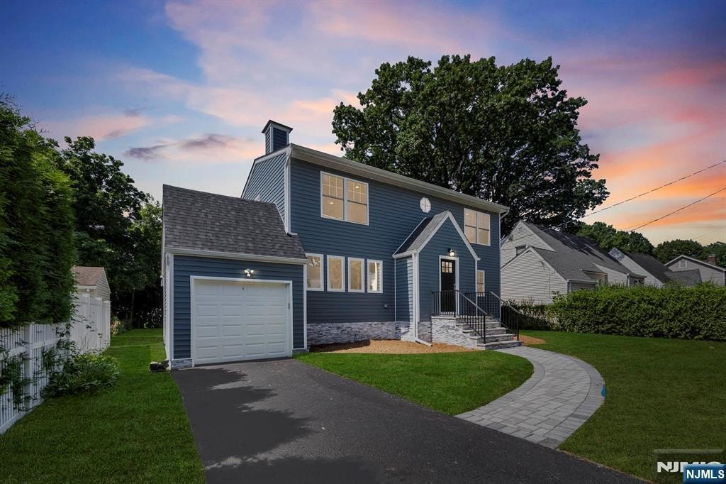 Currently Displayed Property Photo