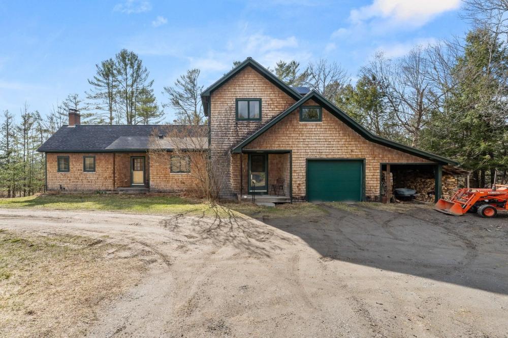 Currently Displayed Property Photo