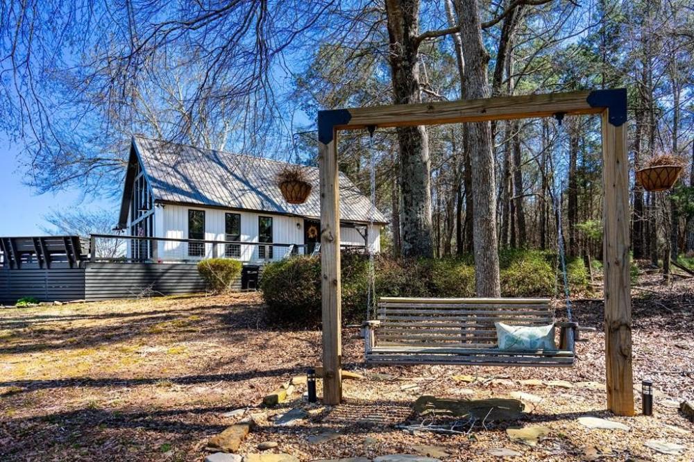 Currently Displayed Property Photo