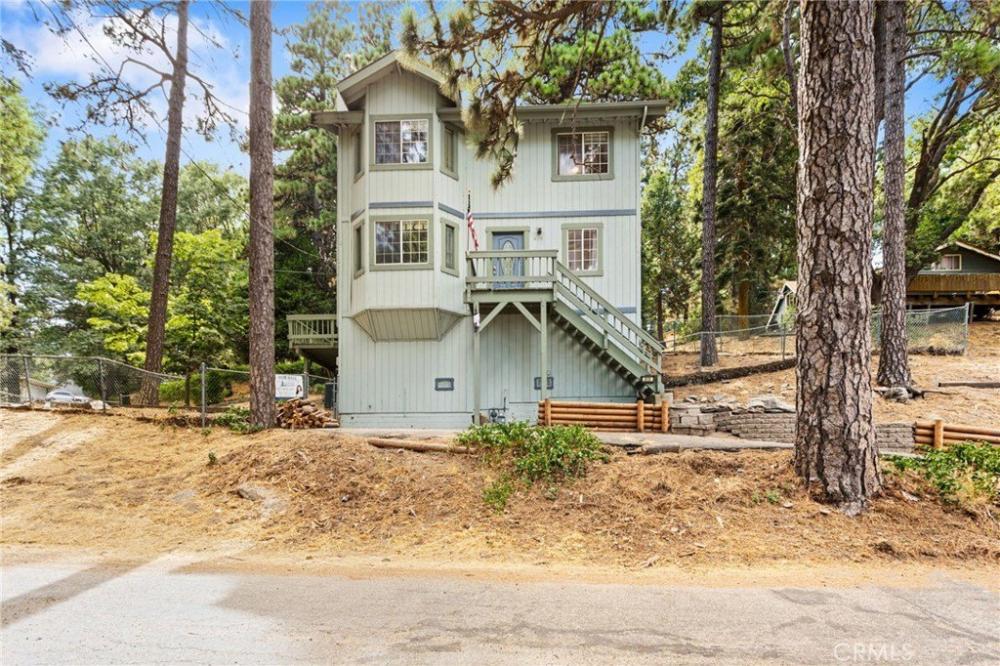 Currently Displayed Property Photo