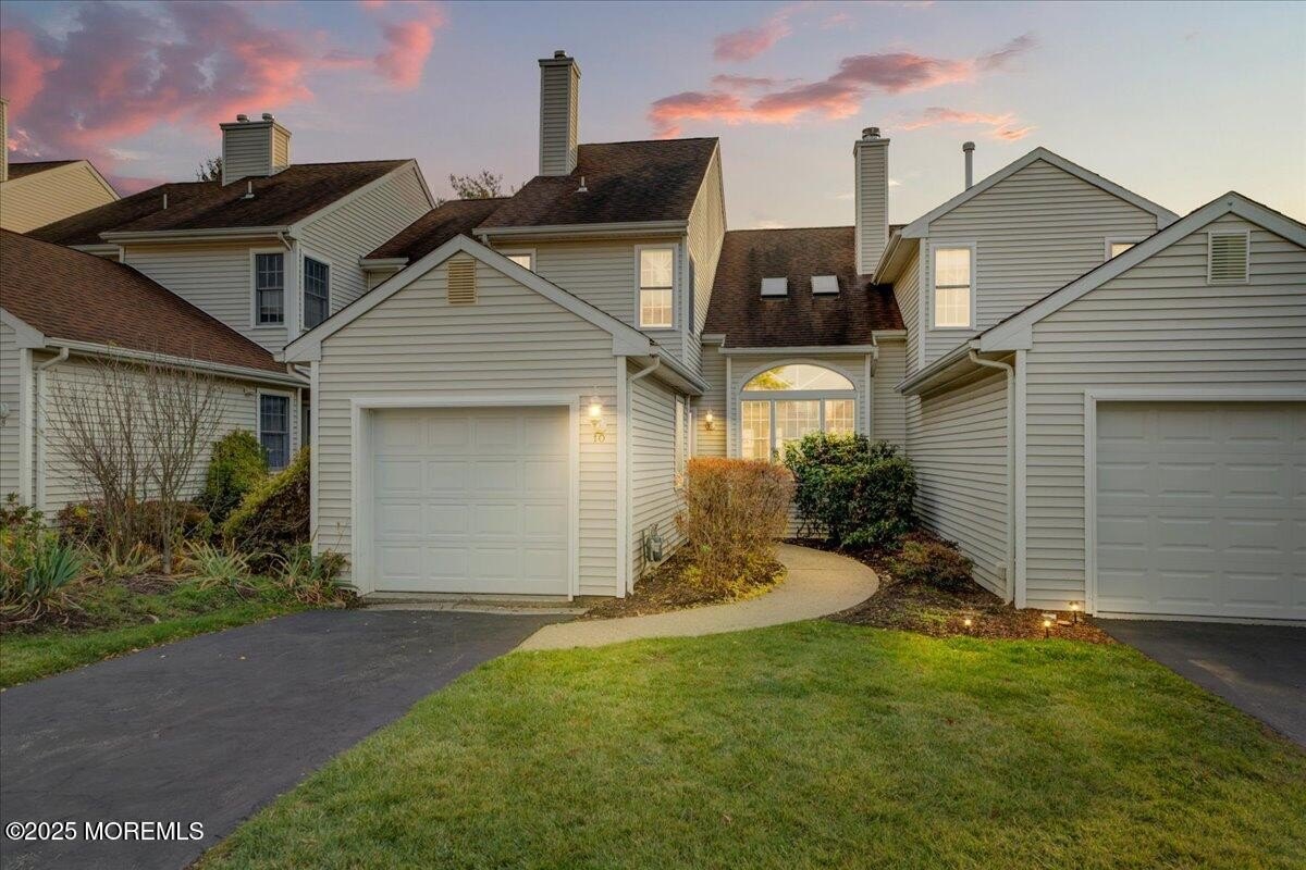 Currently Displayed Property Photo