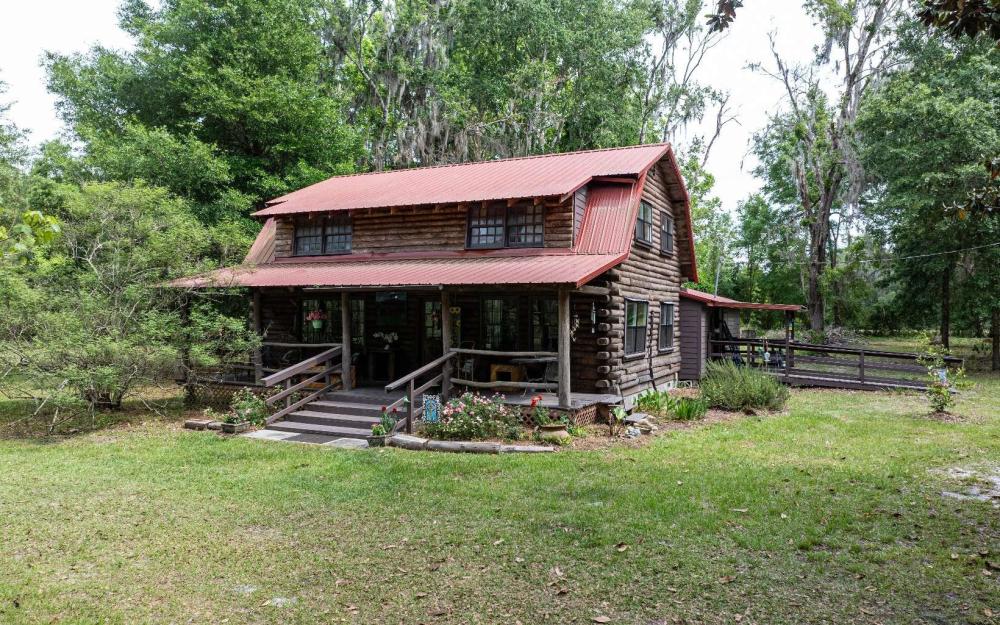 Currently Displayed Property Photo