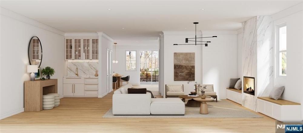 Currently Displayed Property Photo