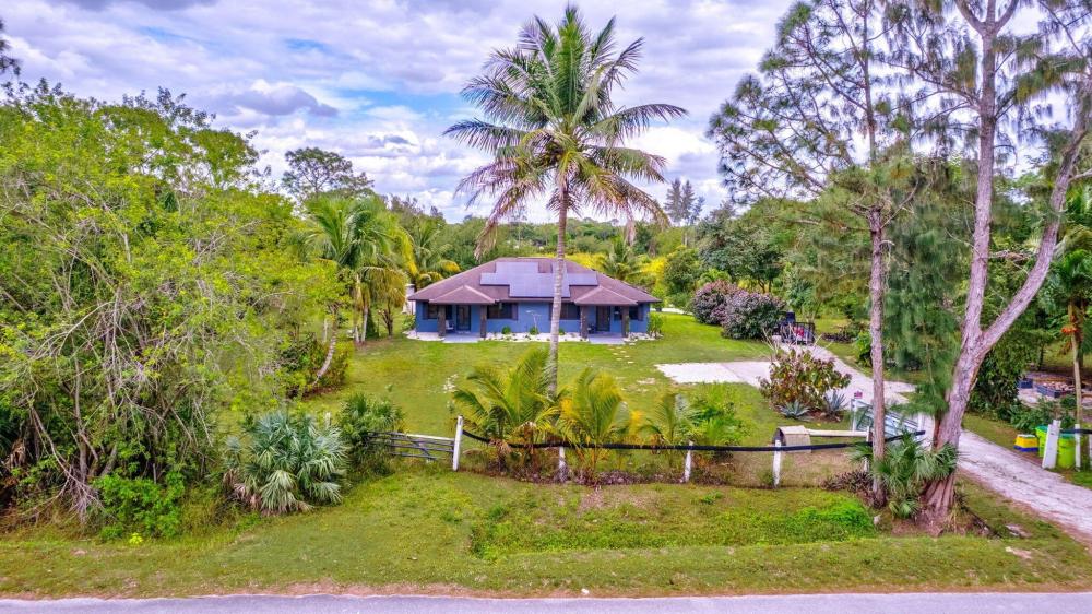 Currently Displayed Property Photo