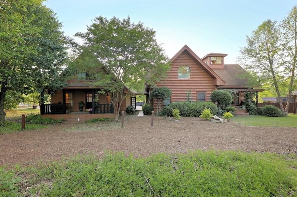 Currently Displayed Property Photo