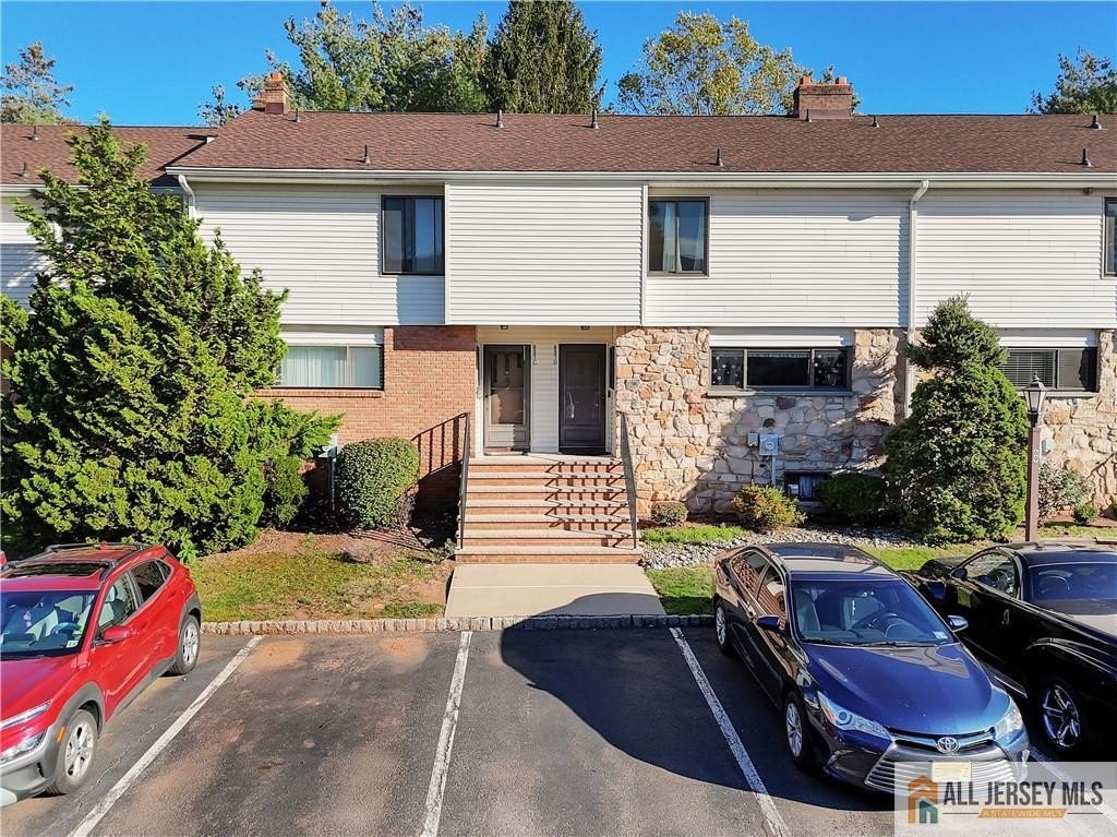 Currently Displayed Property Photo