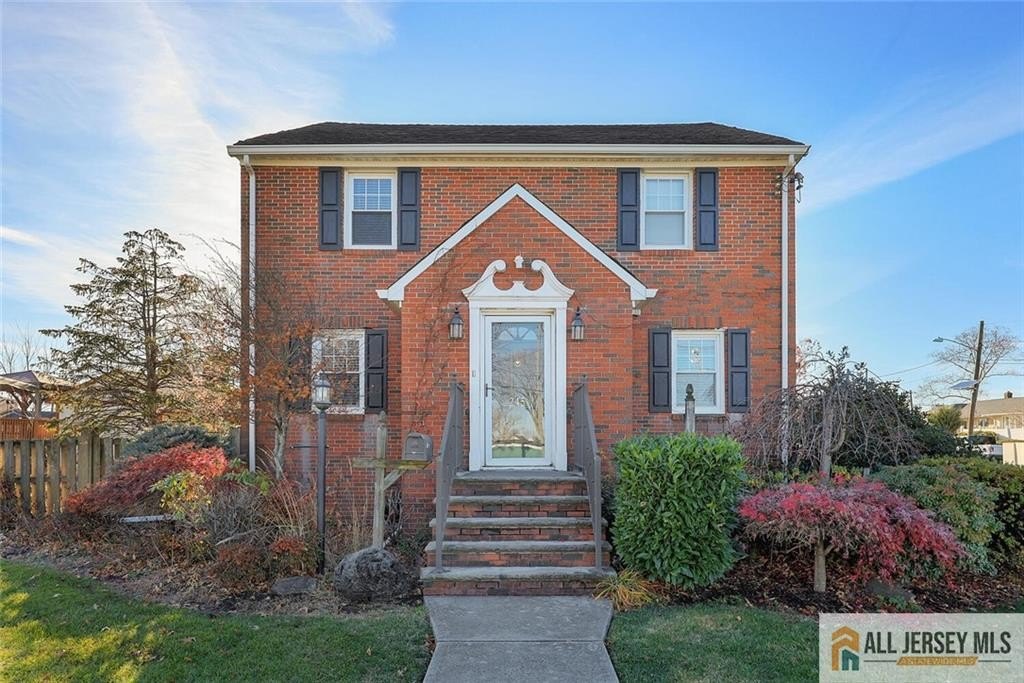 Currently Displayed Property Photo