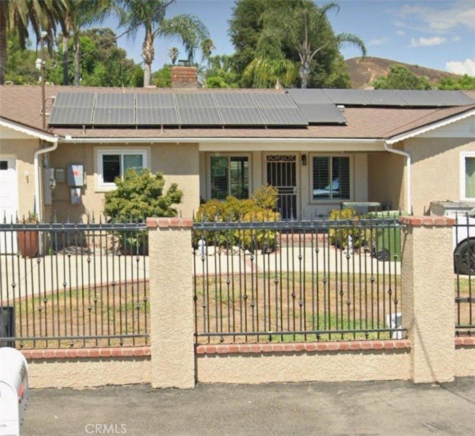 Currently Displayed Property Photo