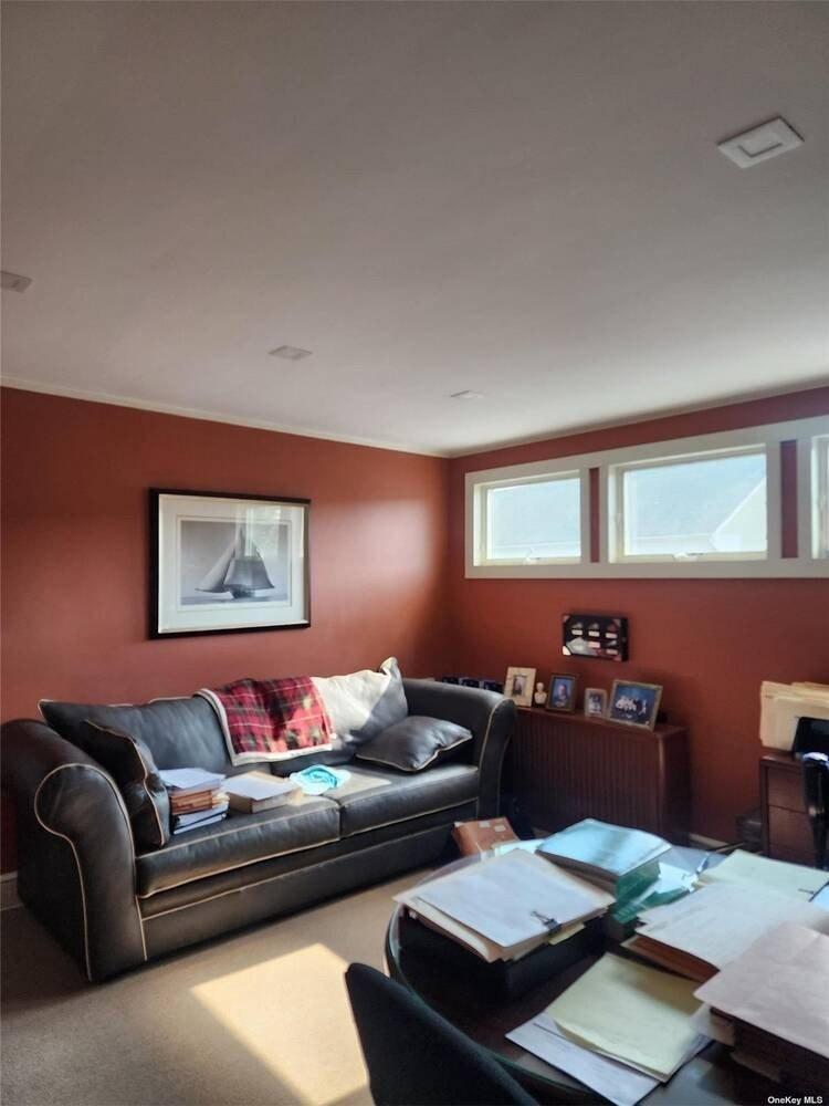 Currently Displayed Property Photo