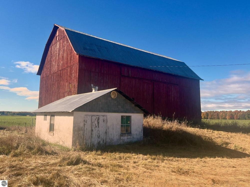 Currently Displayed Property Photo