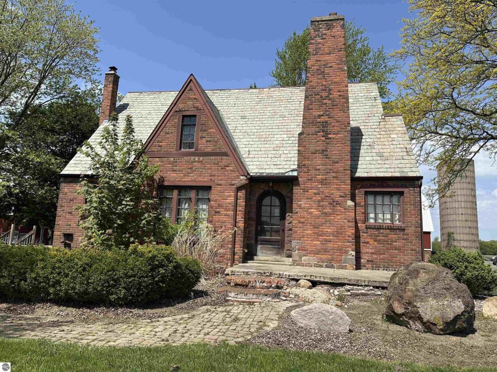 Currently Displayed Property Photo
