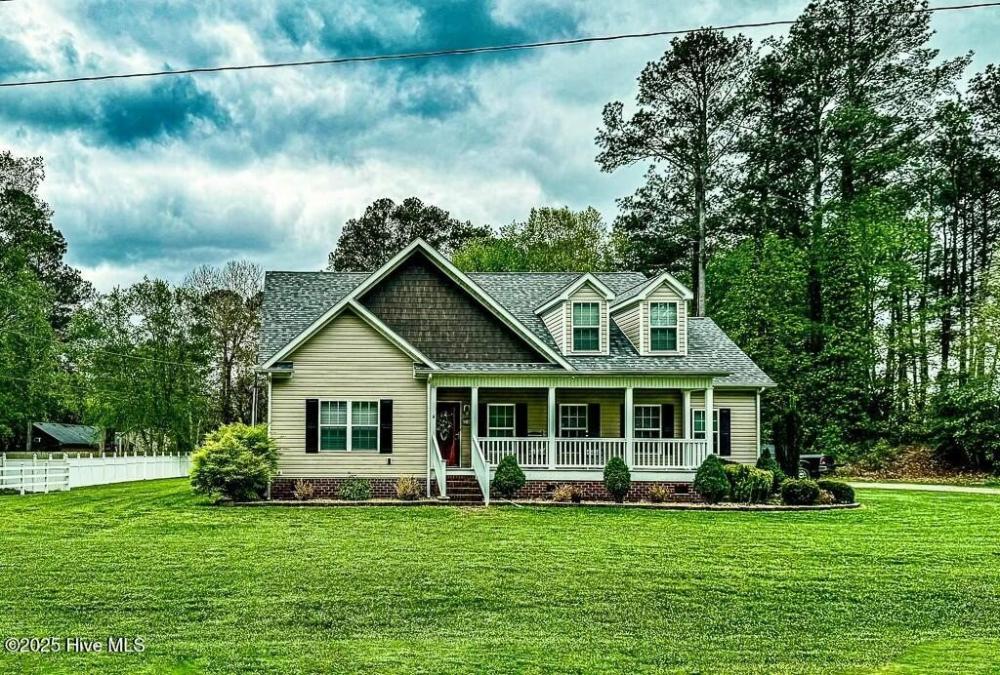 Currently Displayed Property Photo