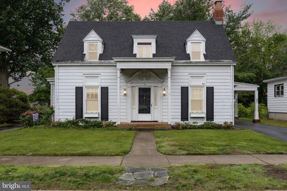 Currently Displayed Property Photo