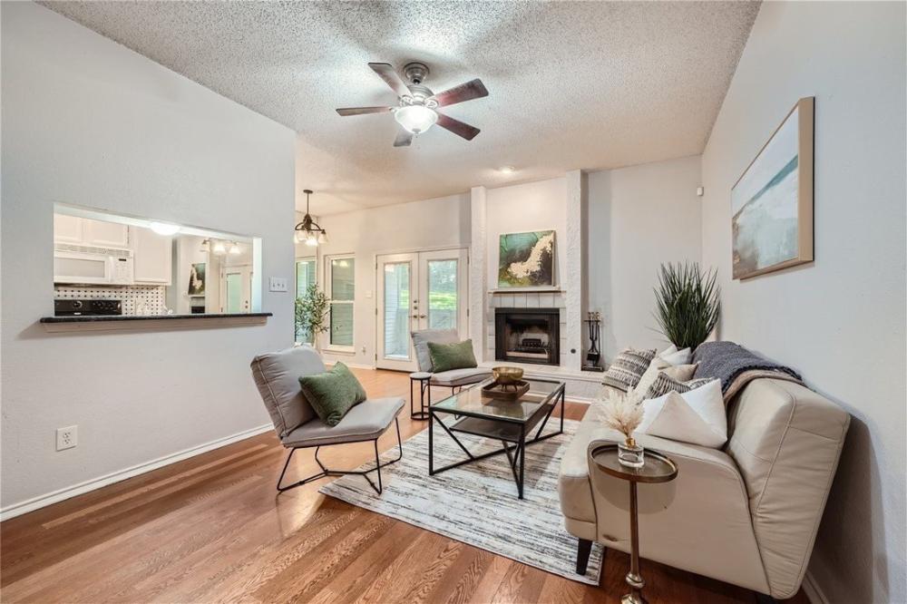 Currently Displayed Property Photo