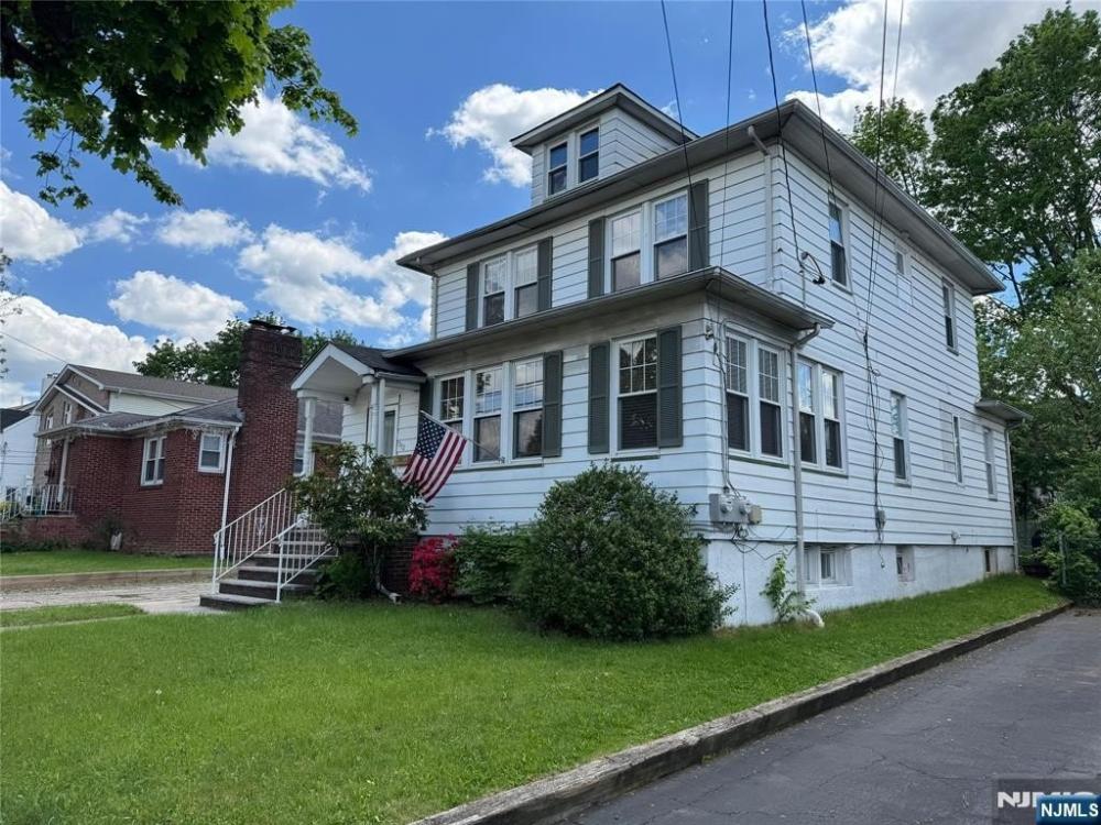 Currently Displayed Property Photo