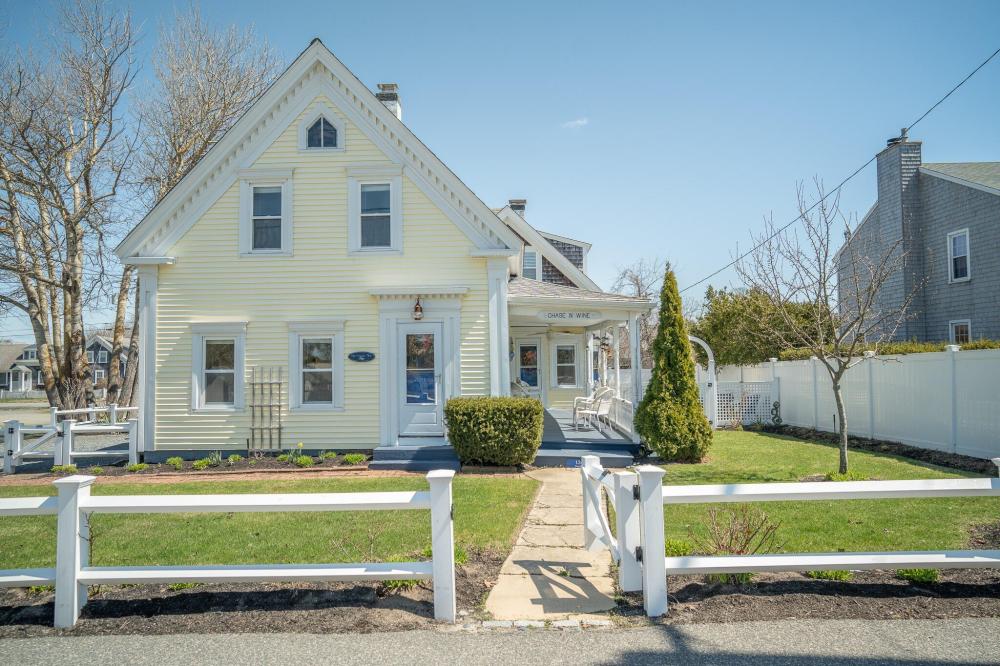 Currently Displayed Property Photo