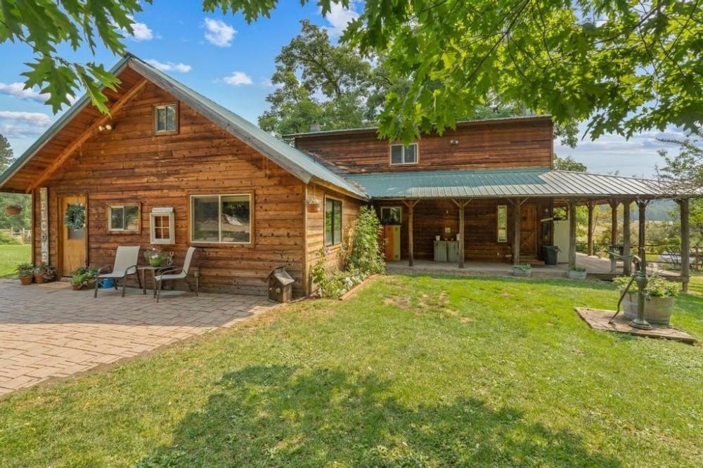 Currently Displayed Property Photo