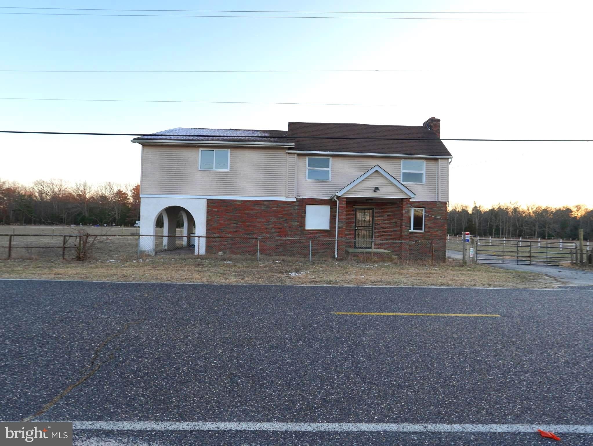 Currently Displayed Property Photo