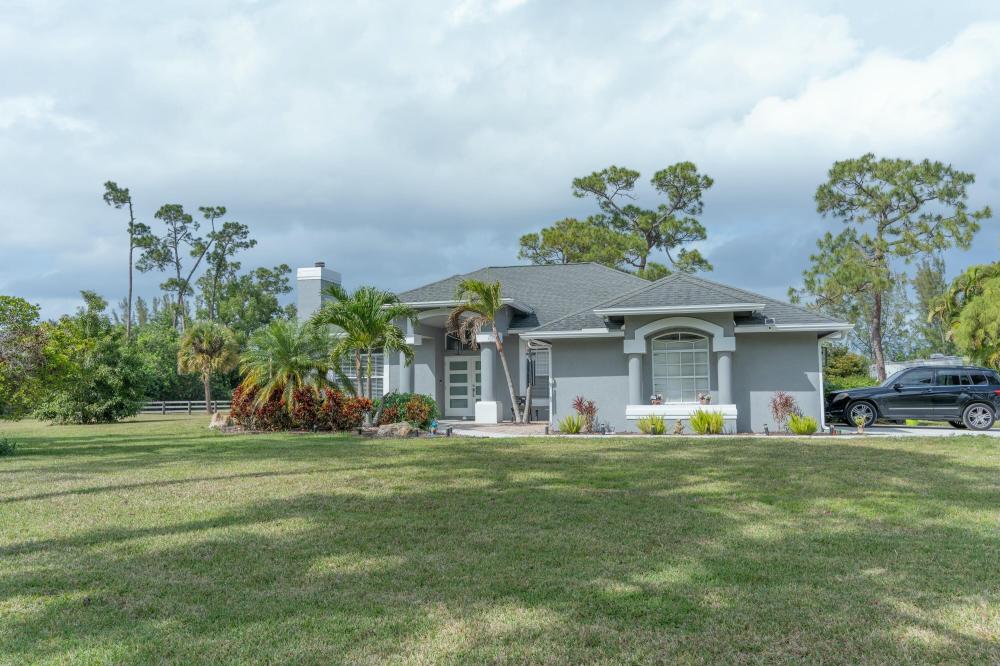 Currently Displayed Property Photo