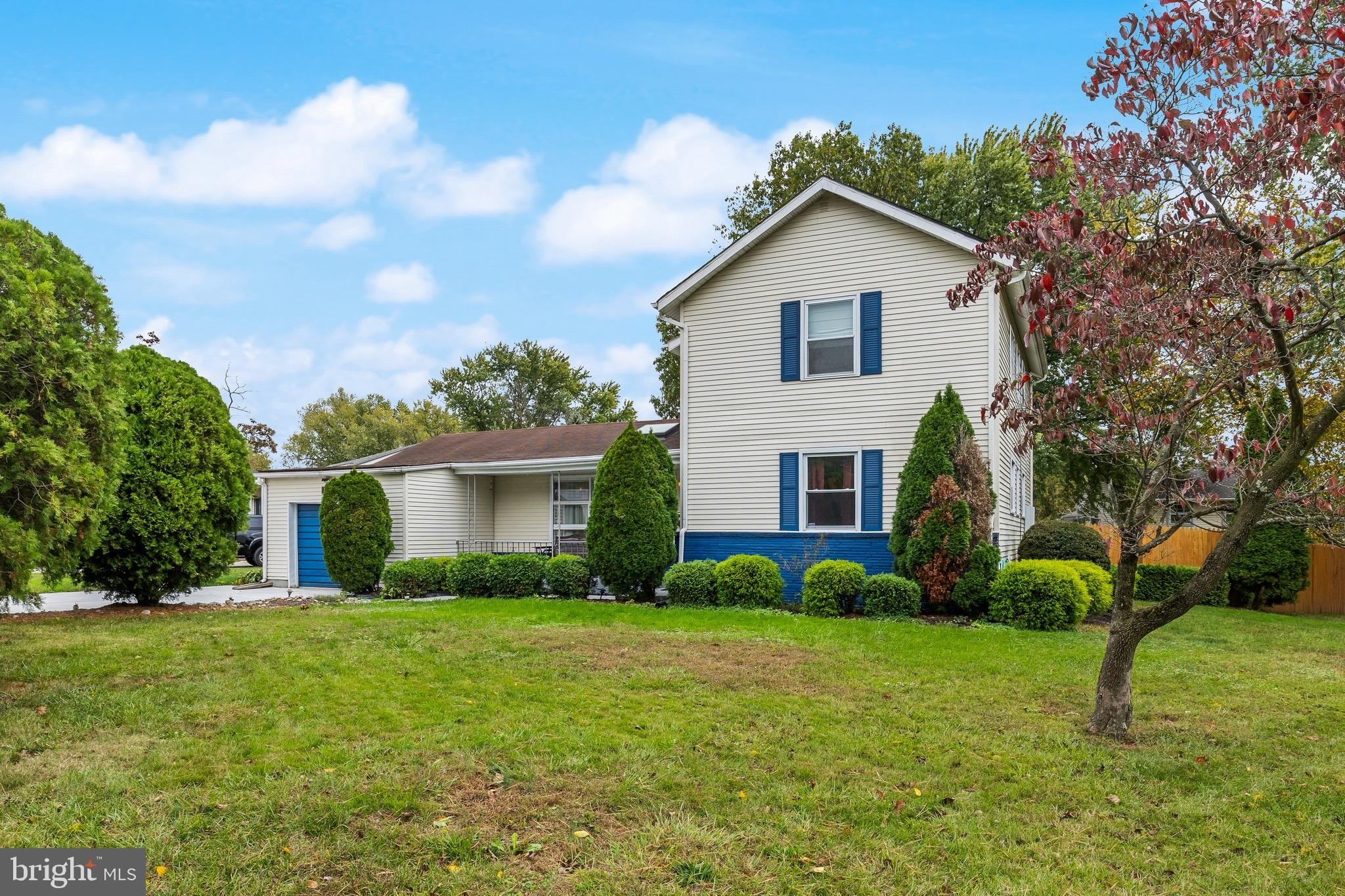 Currently Displayed Property Photo