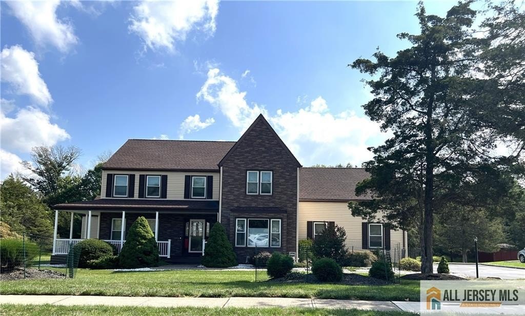 Currently Displayed Property Photo