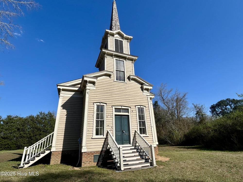 Currently Displayed Property Photo