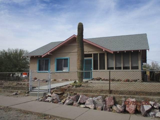 Currently Displayed Property Photo