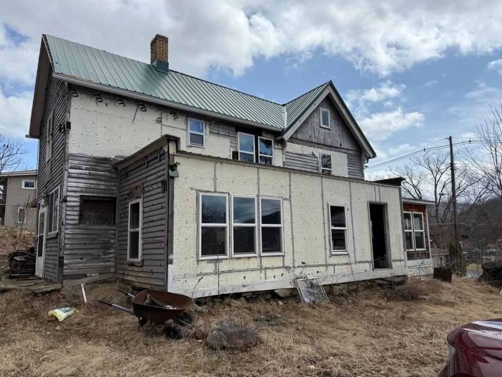 Currently Displayed Property Photo