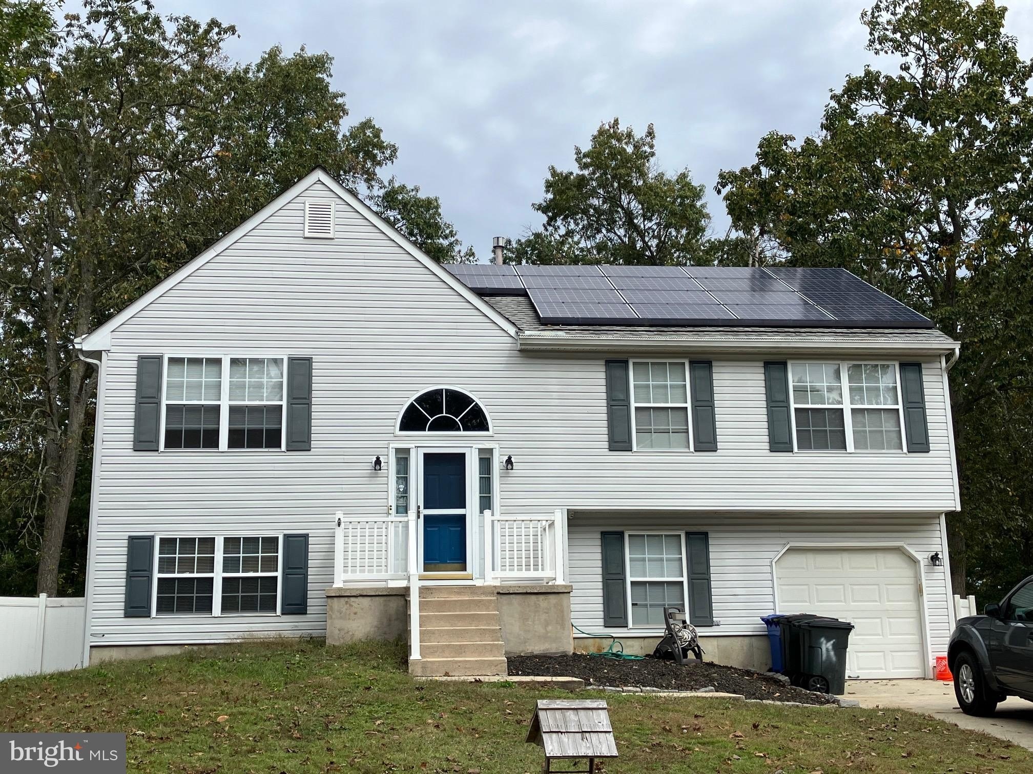 Currently Displayed Property Photo