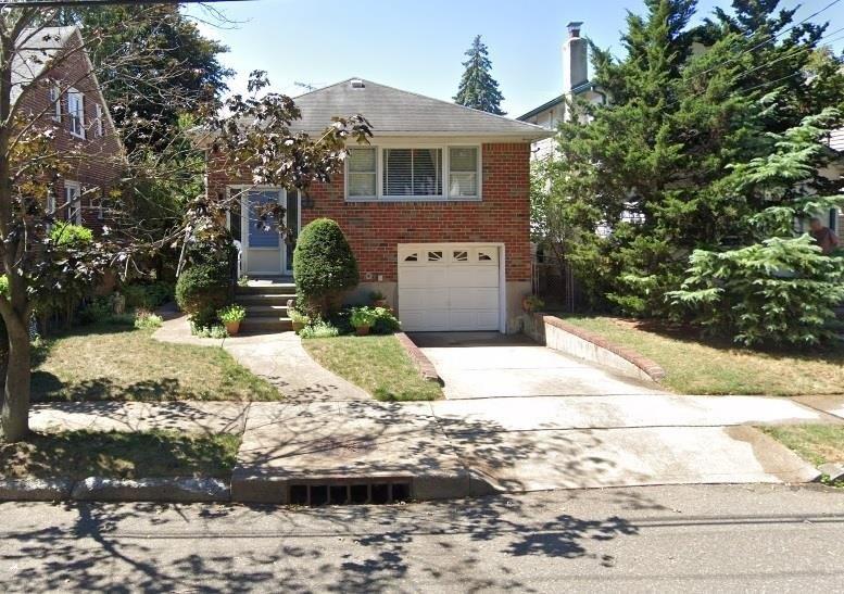 Currently Displayed Property Photo