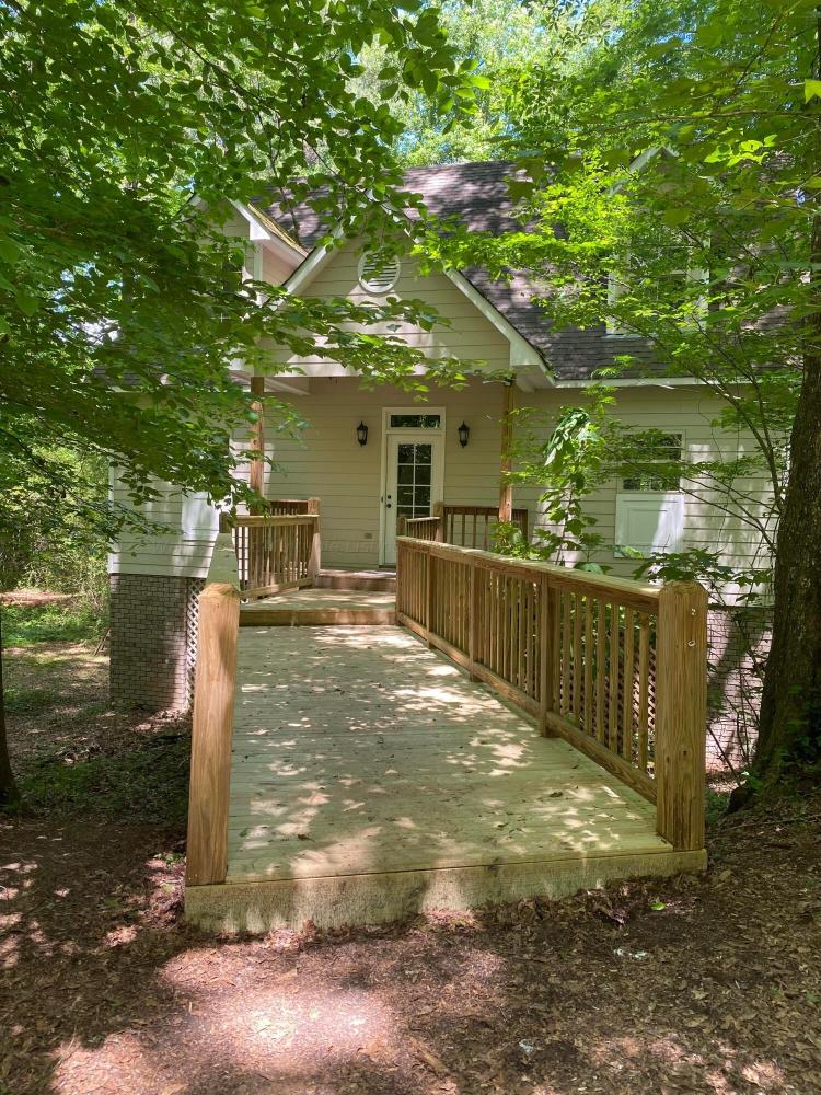 Currently Displayed Property Photo