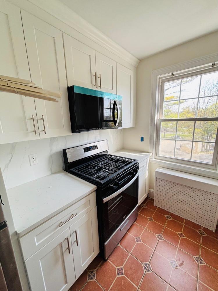 Currently Displayed Property Photo
