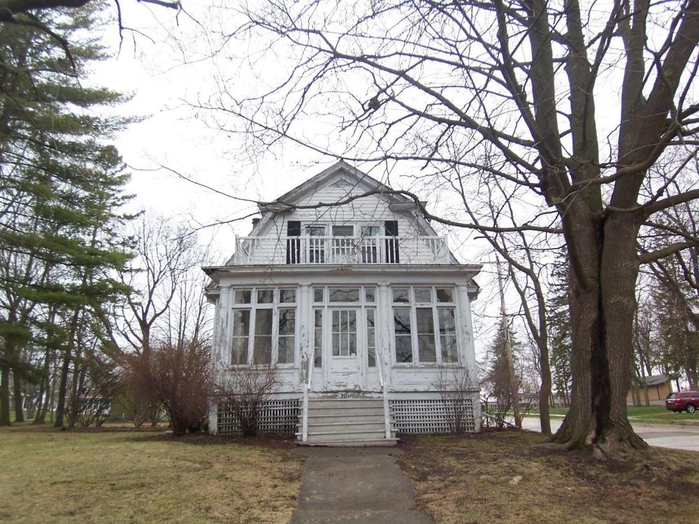 Currently Displayed Property Photo