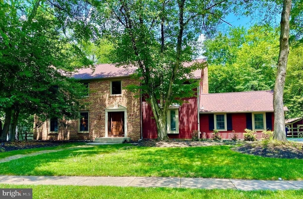 Currently Displayed Property Photo