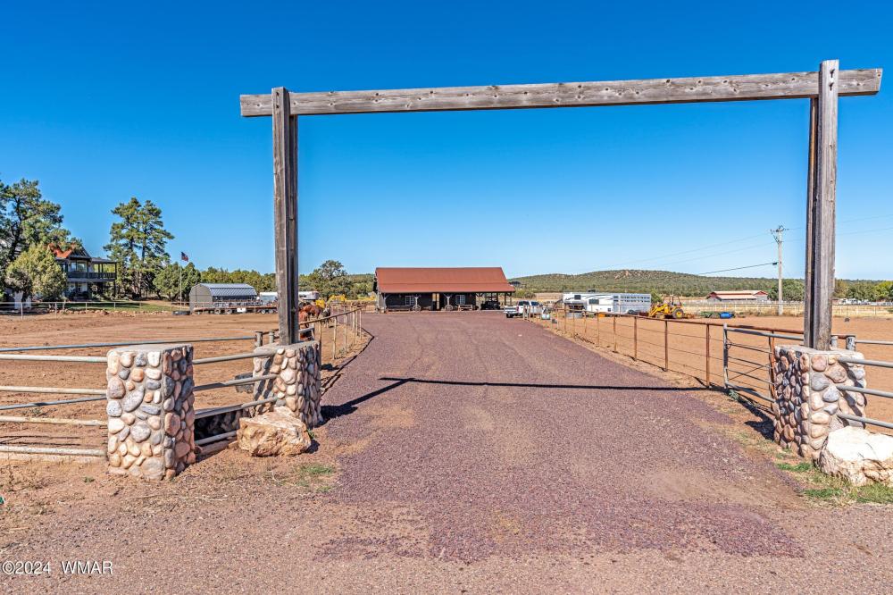 Currently Displayed Property Photo