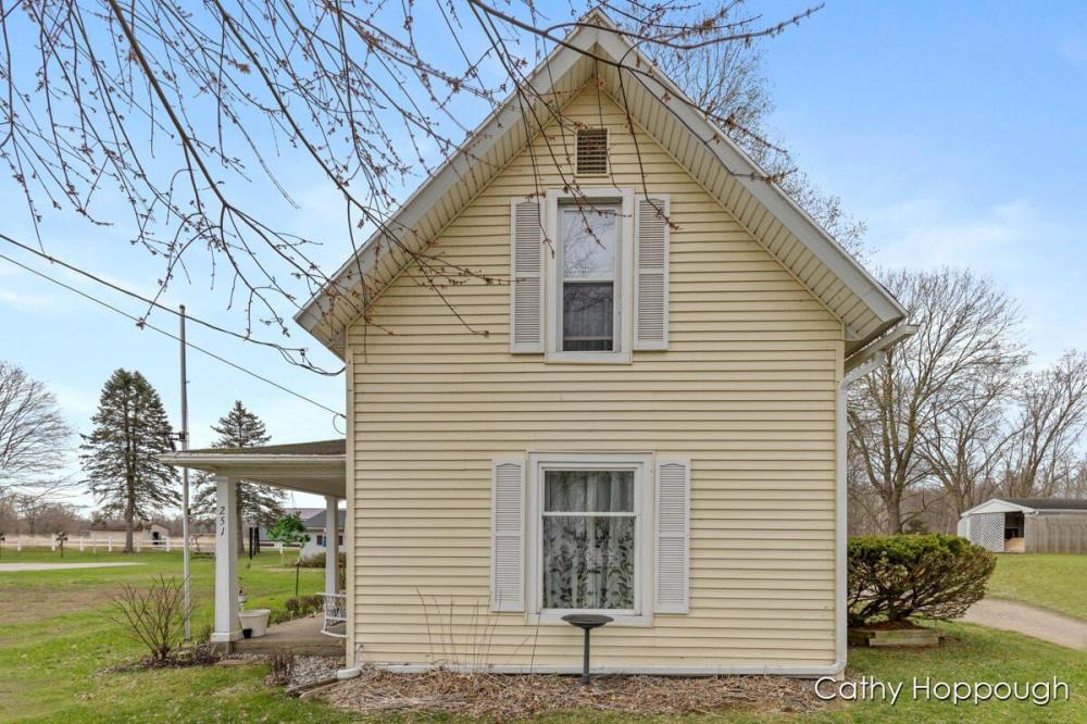 Currently Displayed Property Photo
