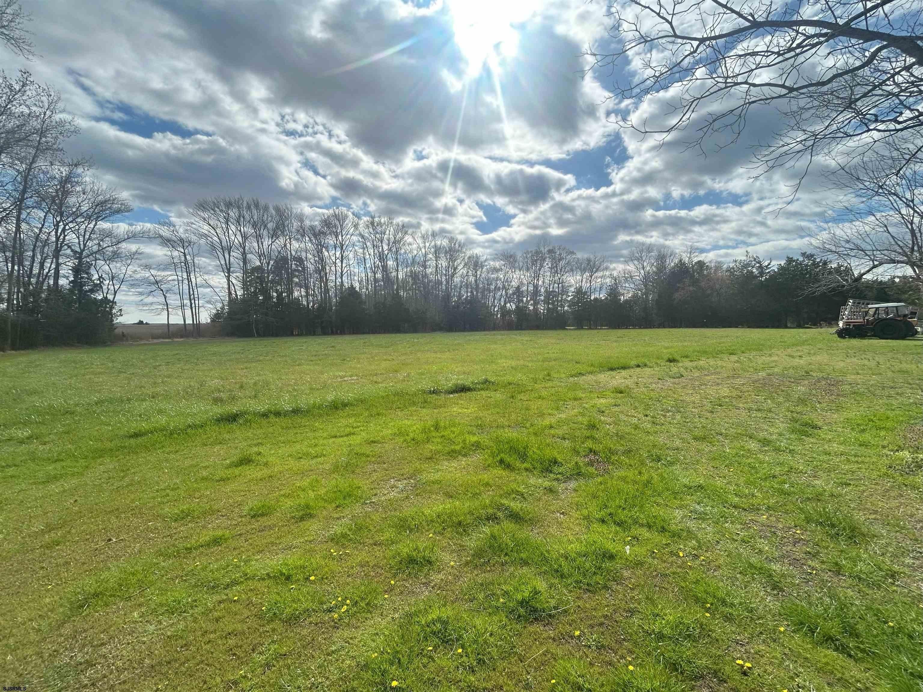 Currently Displayed Property Photo