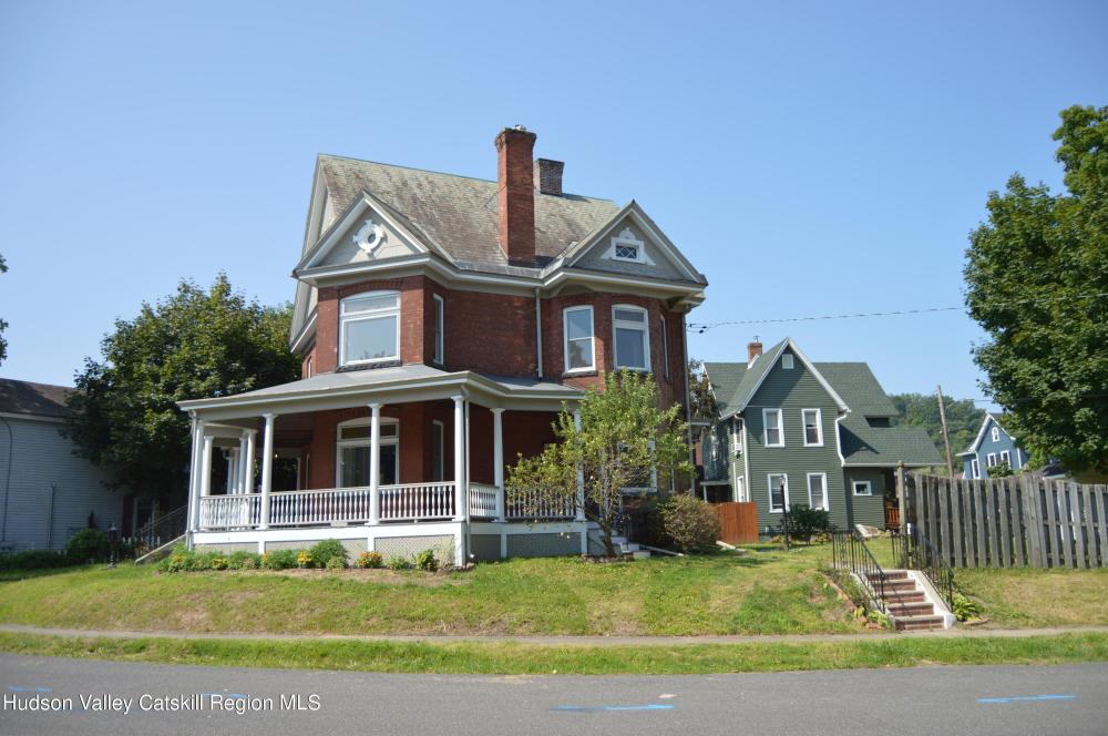Currently Displayed Property Photo
