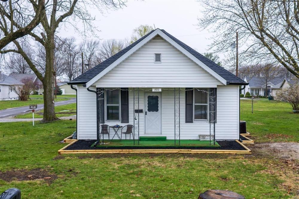 Currently Displayed Property Photo