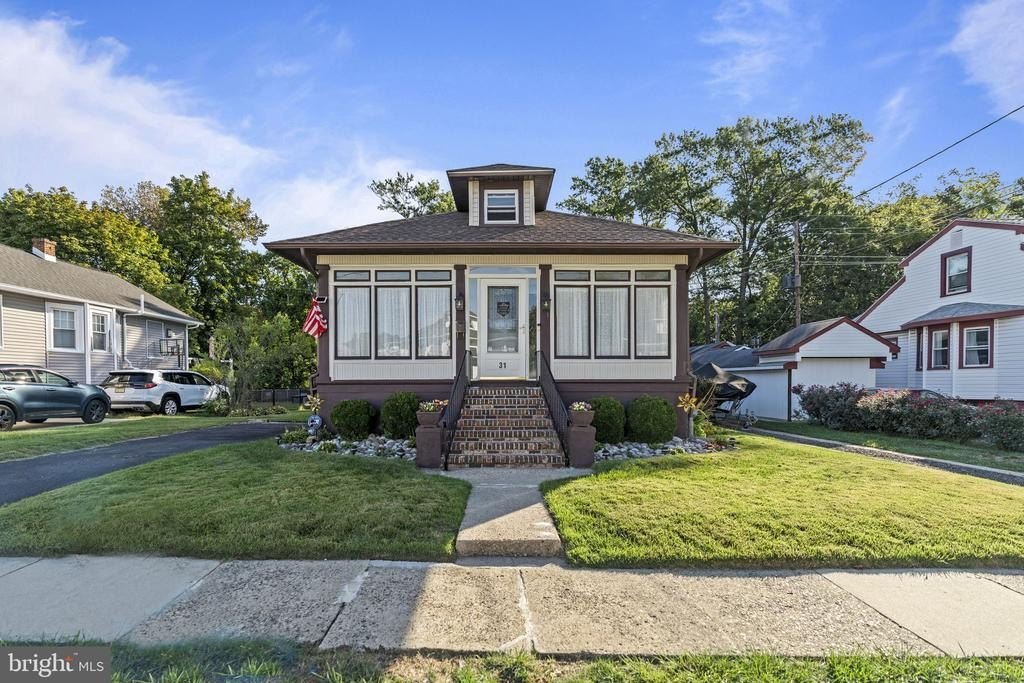 Currently Displayed Property Photo