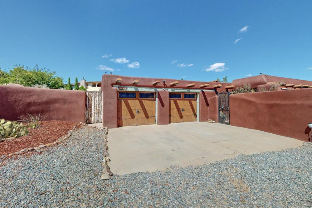 Currently Displayed Property Photo